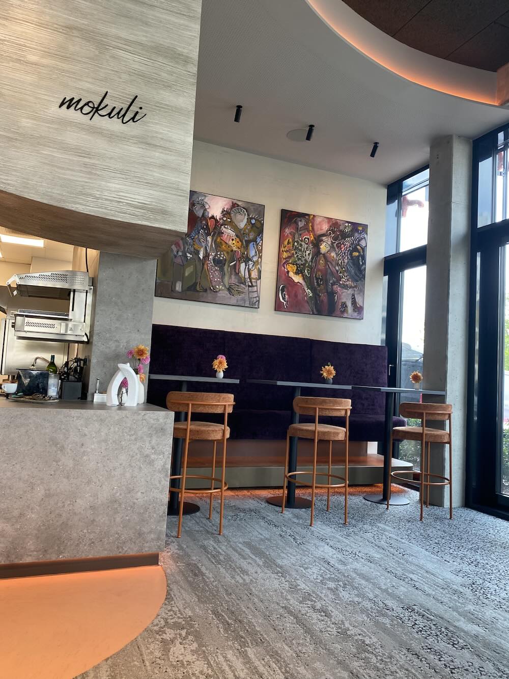 innen im Mokuli - schön hell